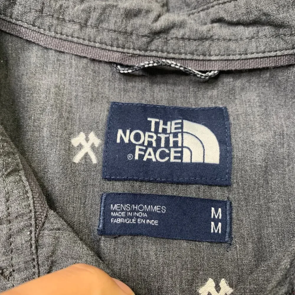 The North Face Shirt Mens M Medium Graphite White Baytrail Jacquard Crossed-Axe